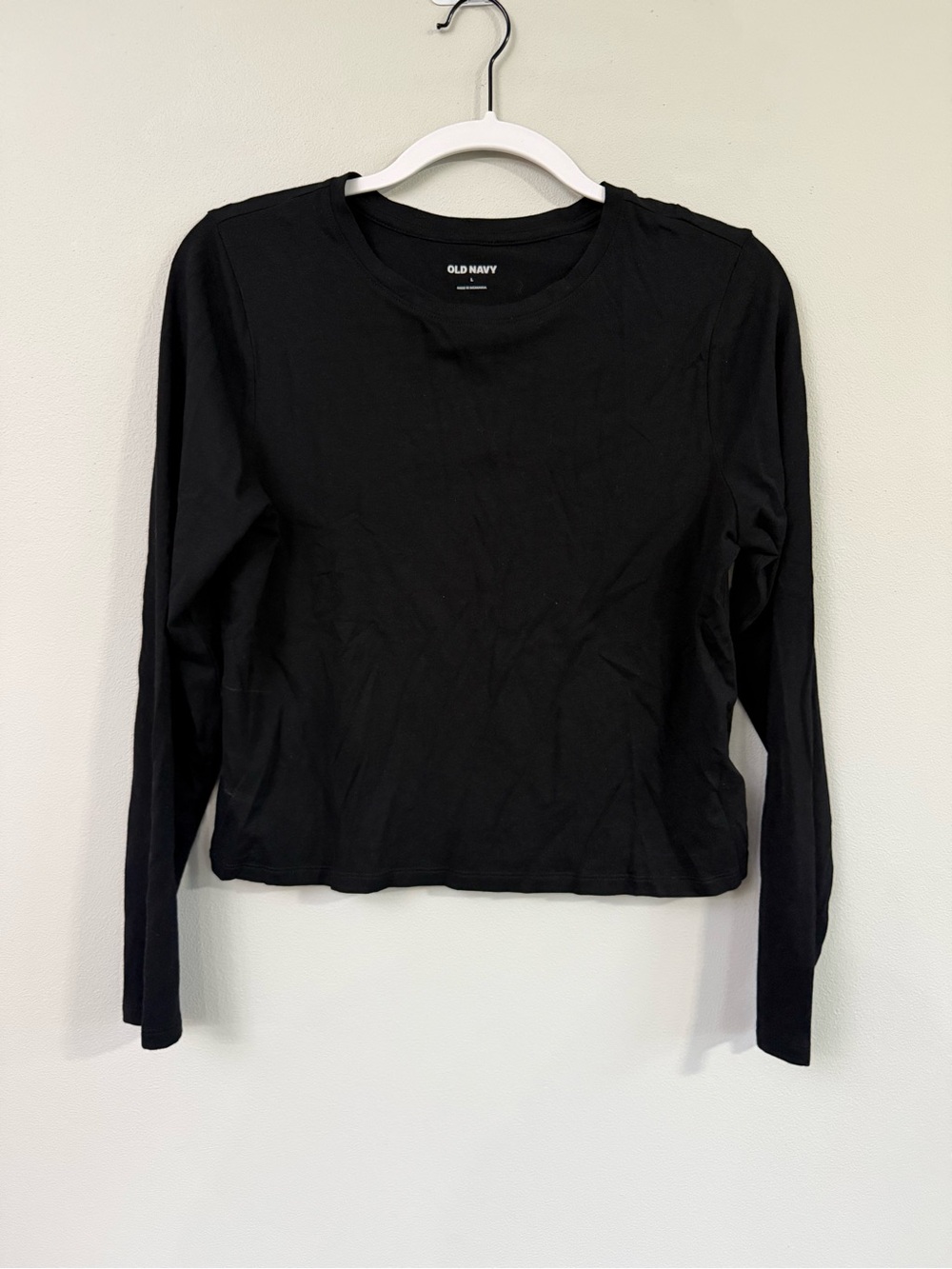 Old Navy Black Long Sleeve Crewneck Tee